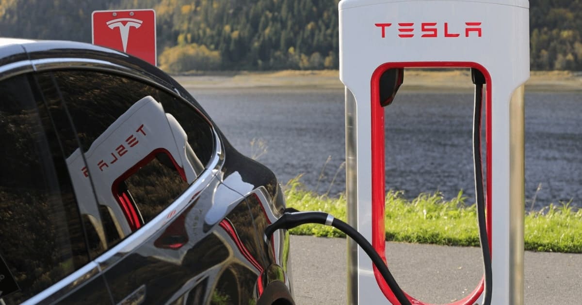 Quel est le temps de recharge de la Tesla Model 3 ?